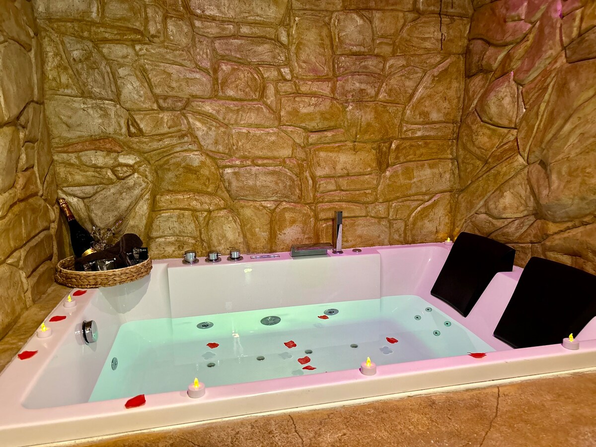 Studio romantique avec jacuzzi privatif