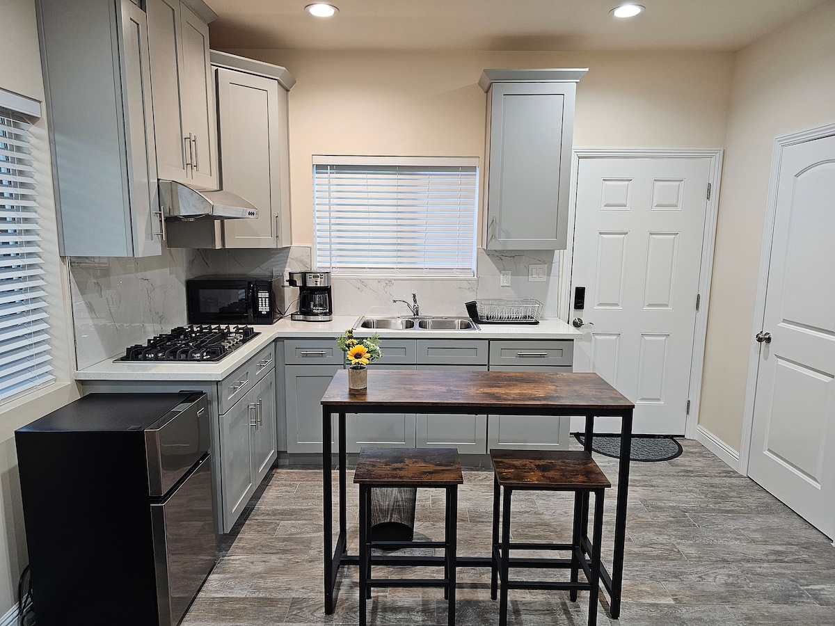 1-Bed, 1-Bath Oasis in Alhambra