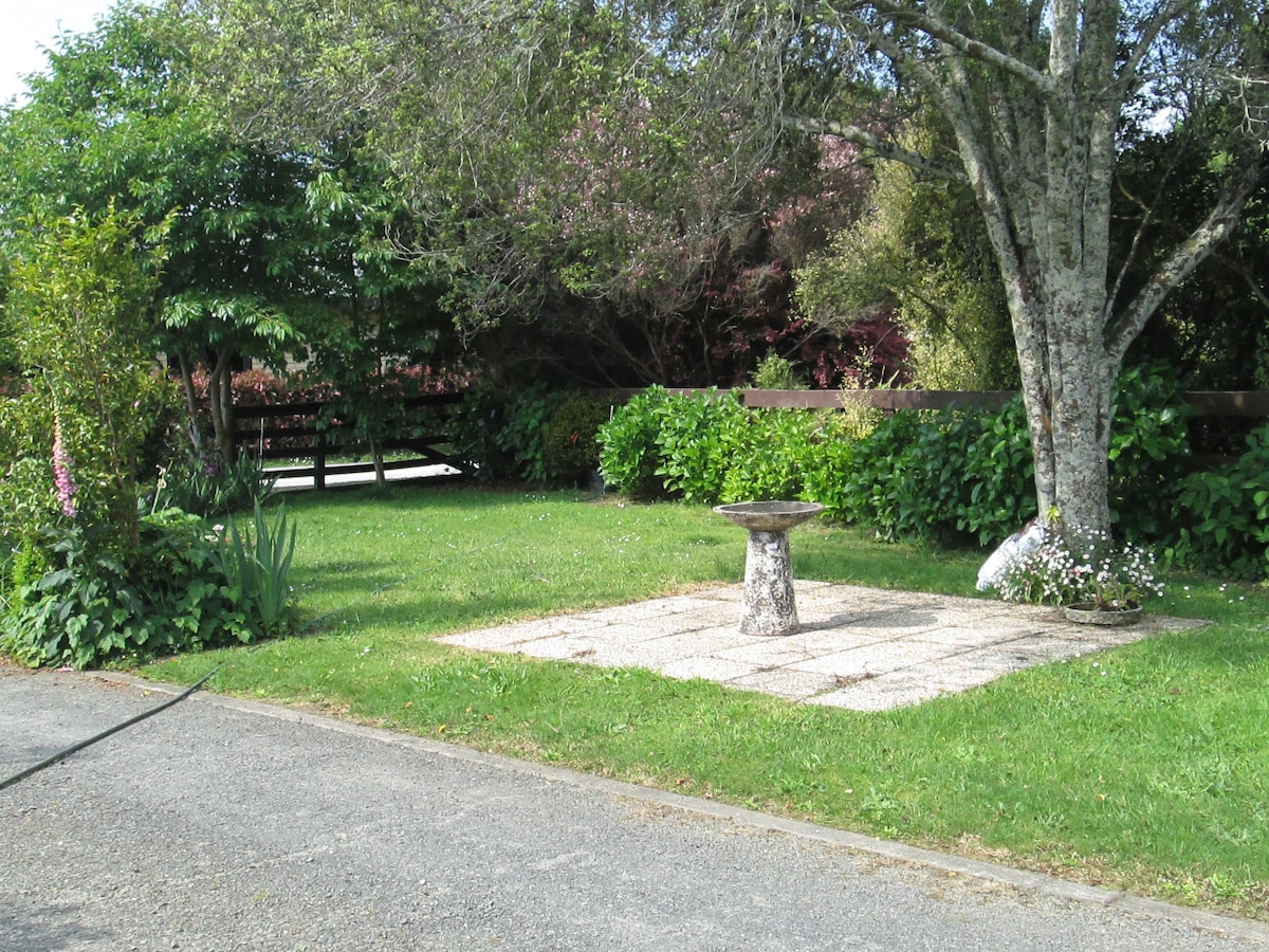 Cottage on Carlyle