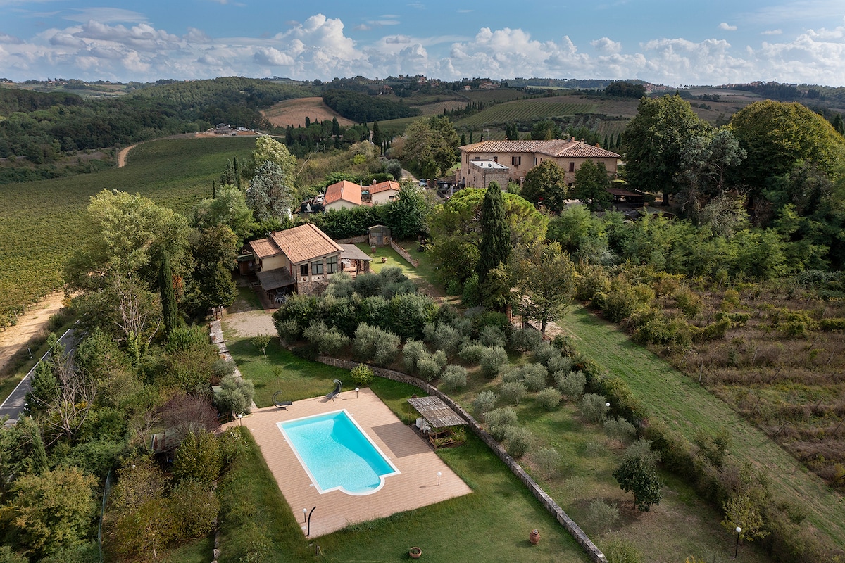 Villa Mori con Piscina a 15 minuti da Siena Centro