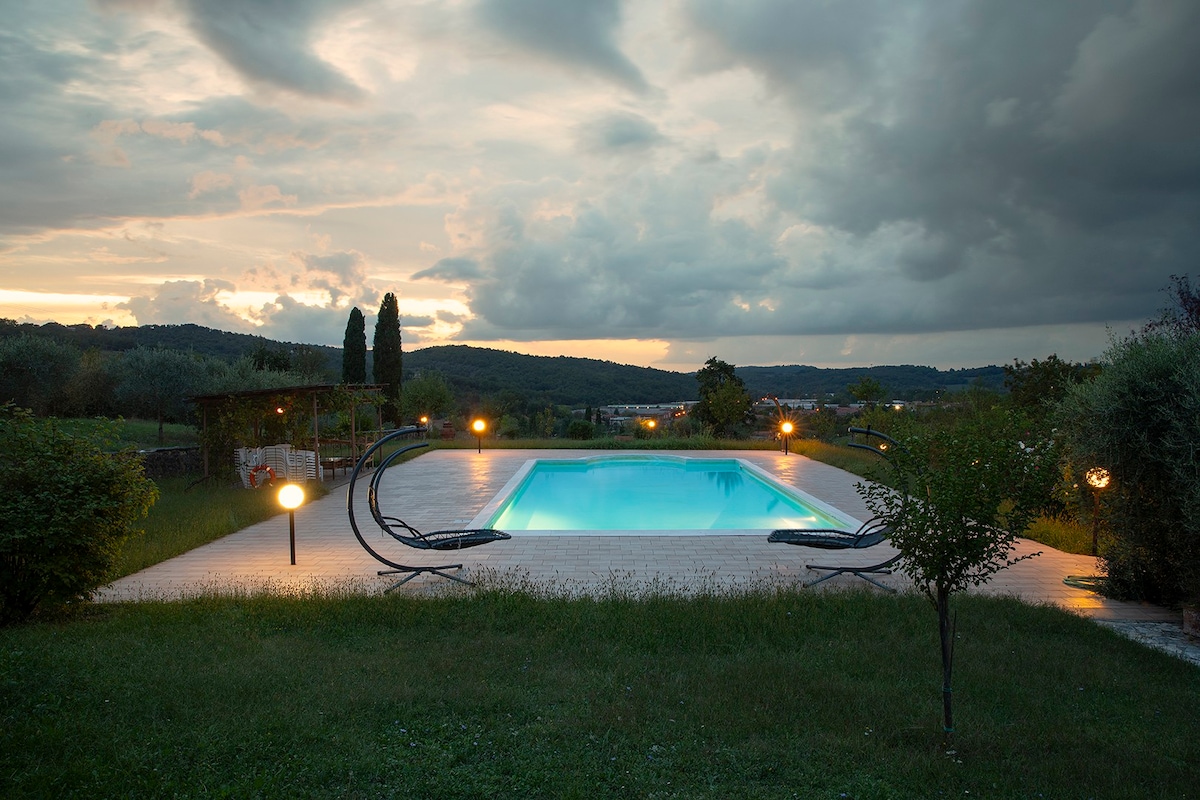 Villa Mori con Piscina a 15 minuti da Siena Centro