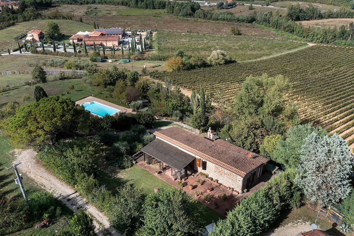 Villa Mori con Piscina a 15 minuti da Siena Centro