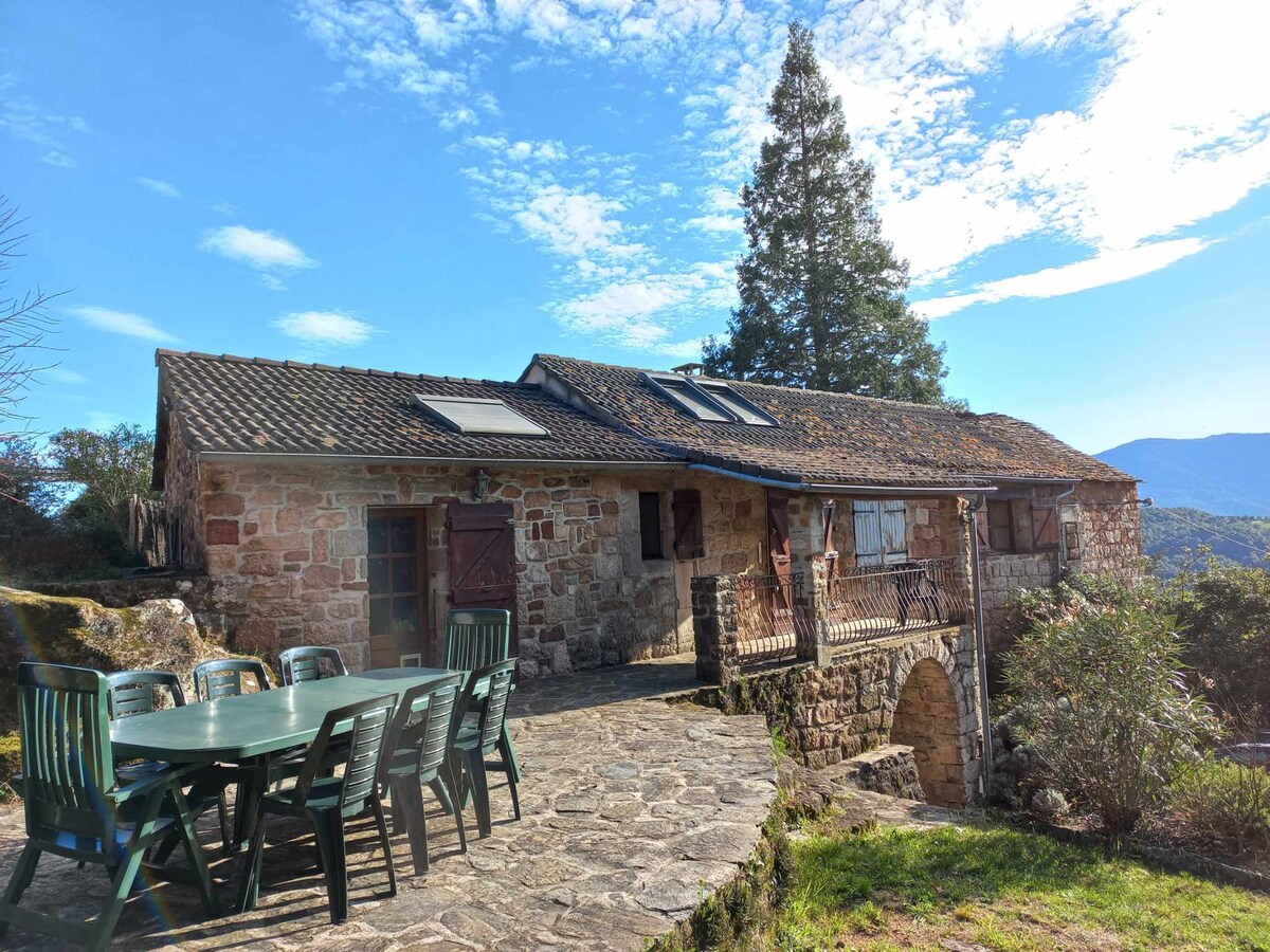 "1809 la grange aménagée"
 6 pers. piscine privée