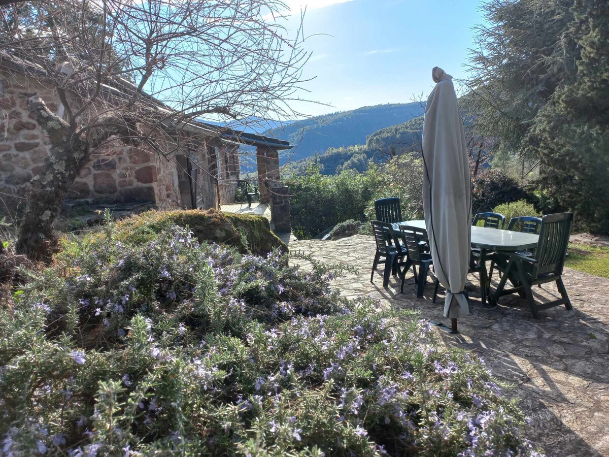 "1809 la grange aménagée"
 6 pers. piscine privée