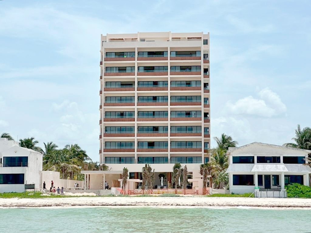 Beachfront 3 bedroom luxurious condo