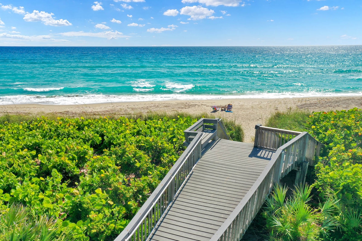 Direct Oceanfront Double Balcony