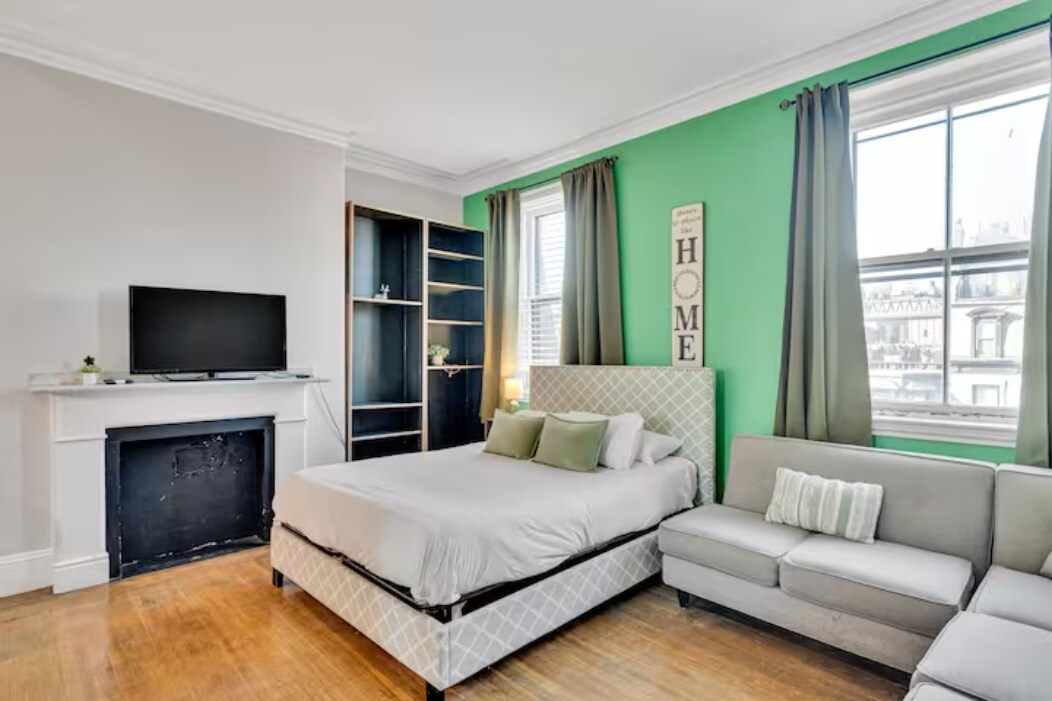 (J9) Great location! 2 Bed, Back Bay - Studio