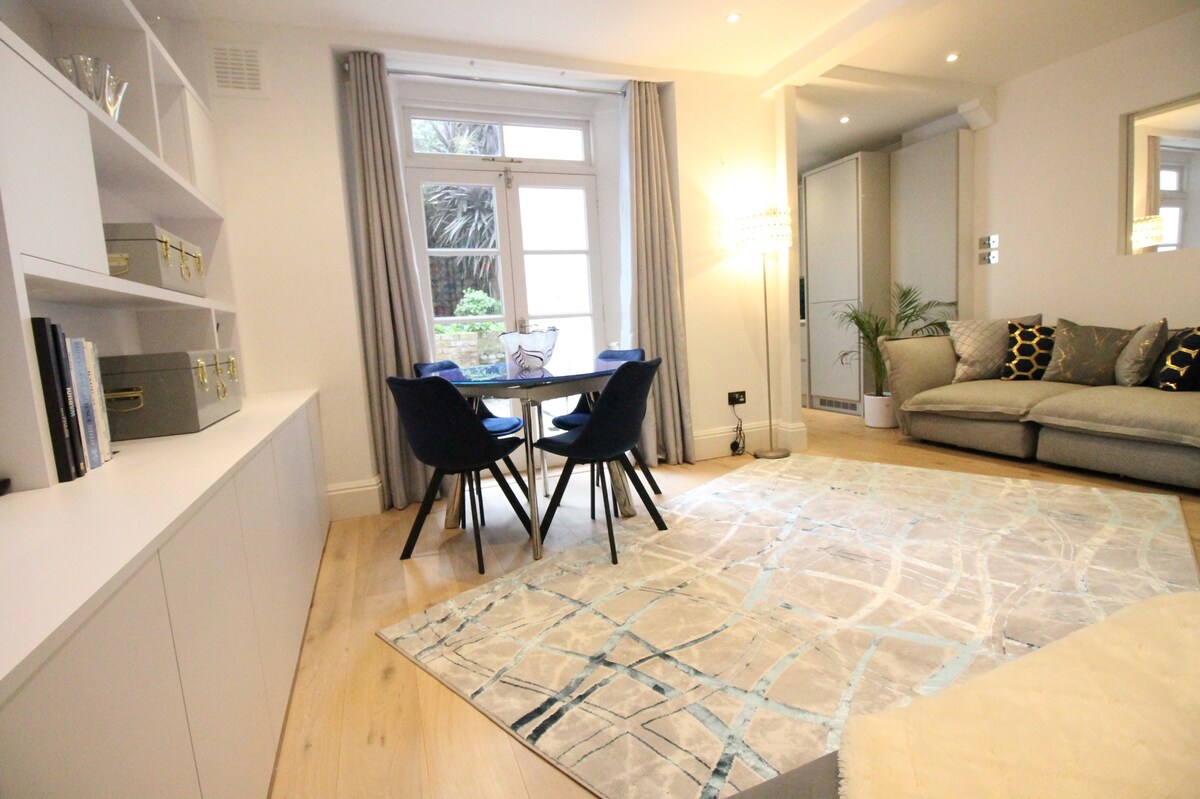 Big & Chic 2bed 2.5bath, quiet Notting Hill street