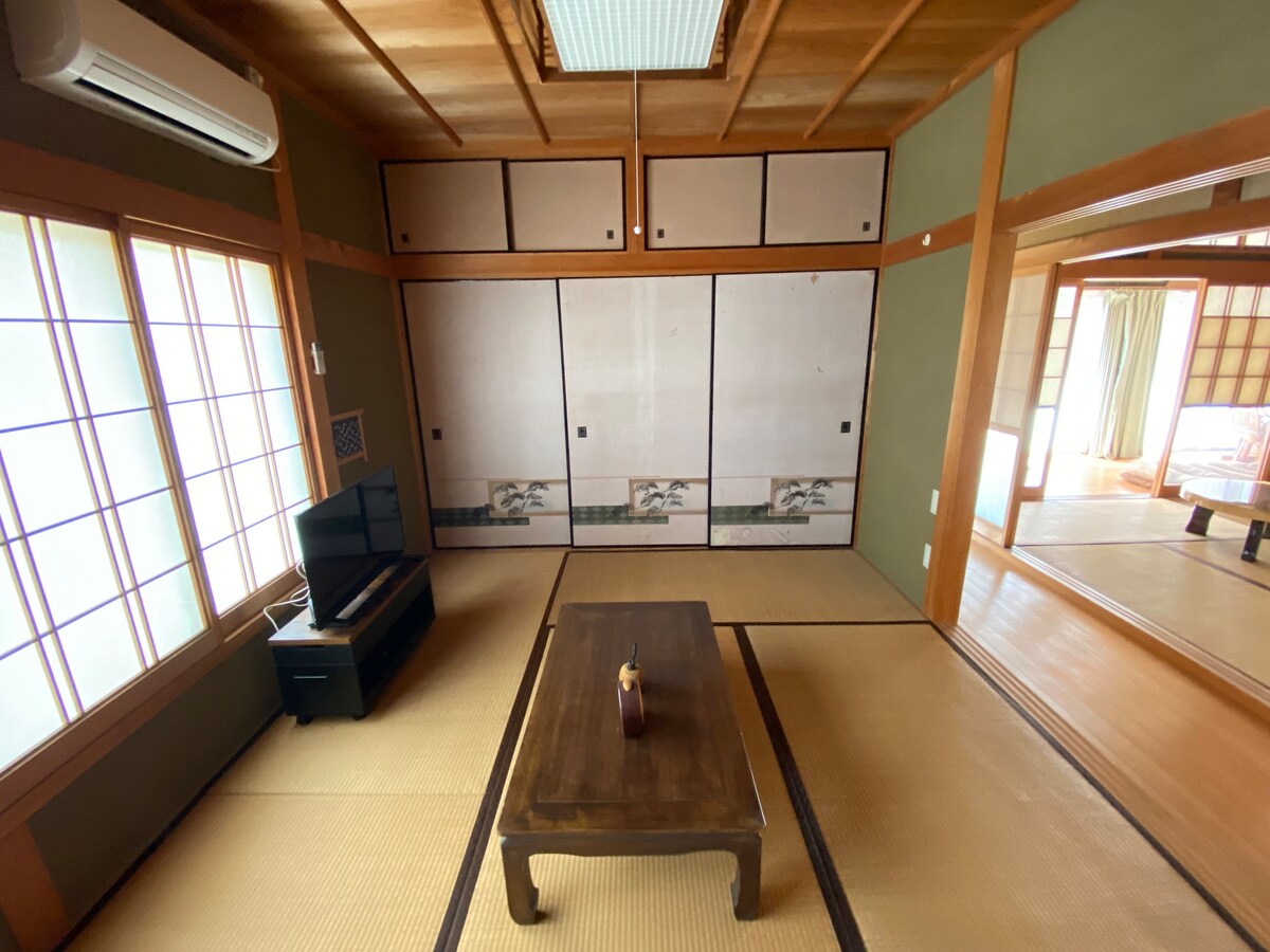 Kushimoto, Minpaqu “Azashi” Japanese-style room