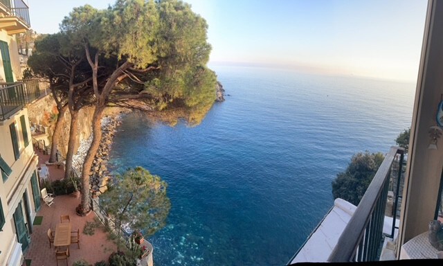 Villa Regina overlooking the cliff / swimming pool