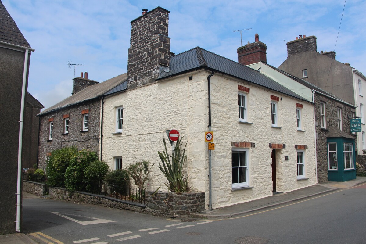 Character cottage, in the UKs smallest city