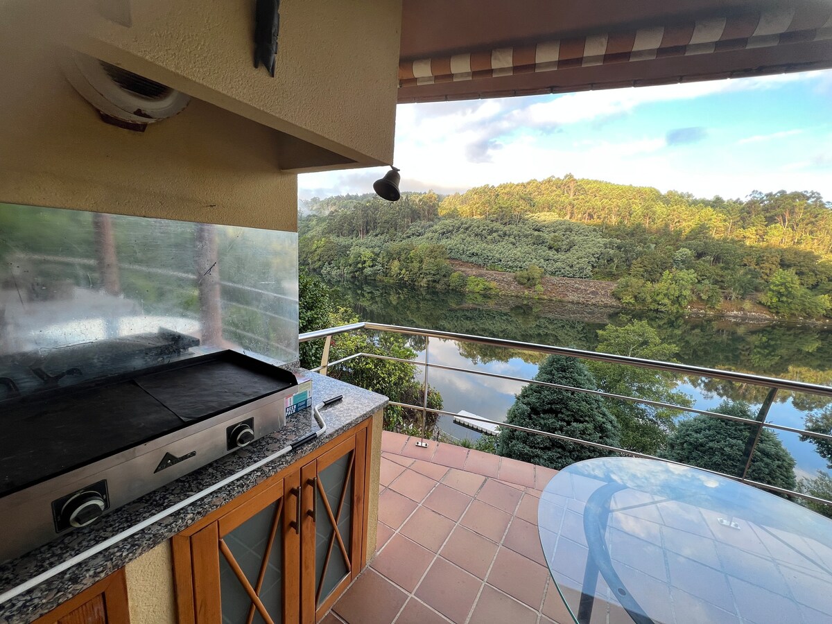 Casa con Vistas al
Río Miño
Cortegada Ourense