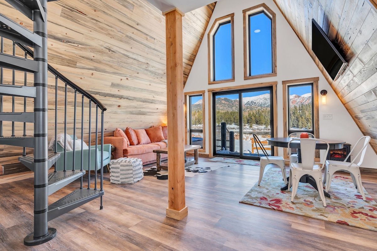 A-Frame, Pikes Peak View, Hot-tub, No Cleaning Fee