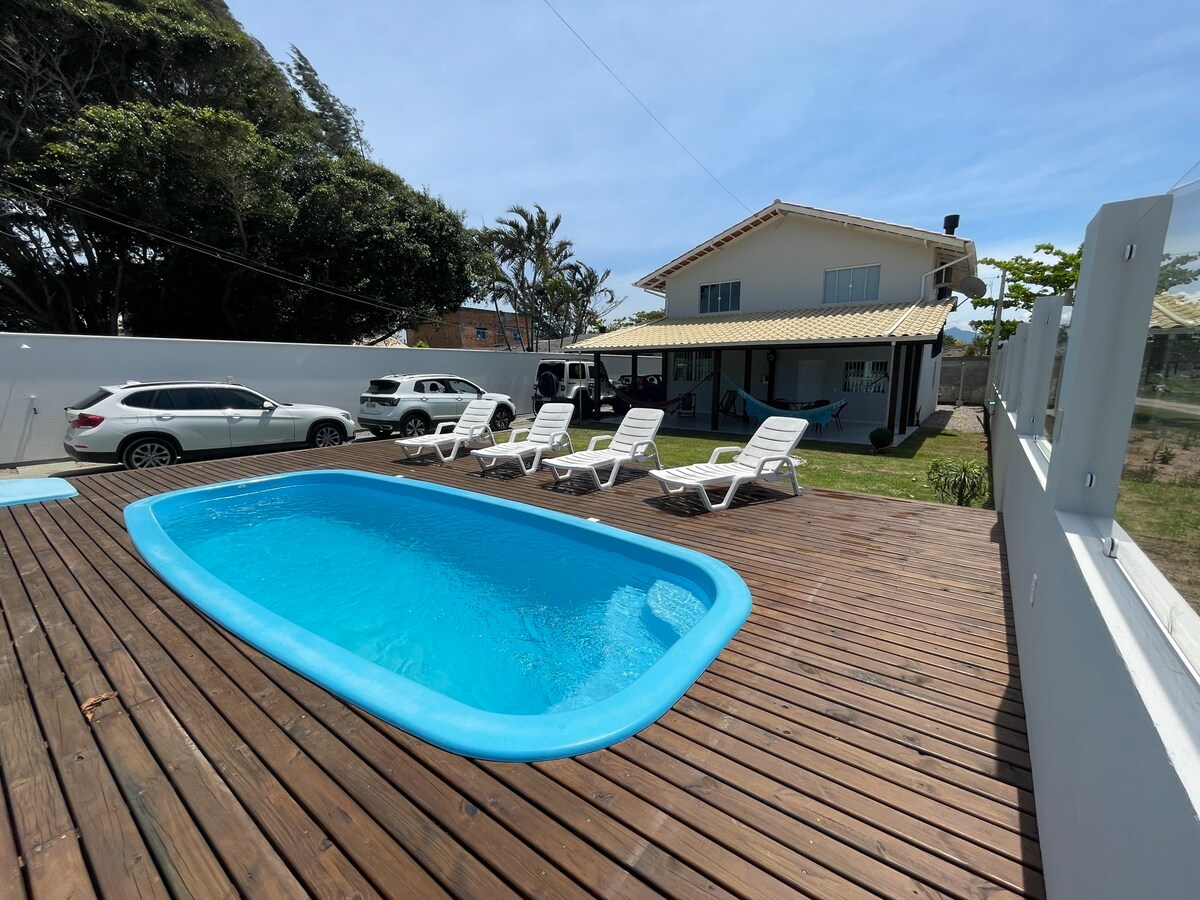 Casa com piscina - Pinheira/SC