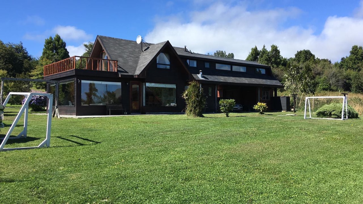 Casa Familiar Sotavento, orilla Lago Llanquihue