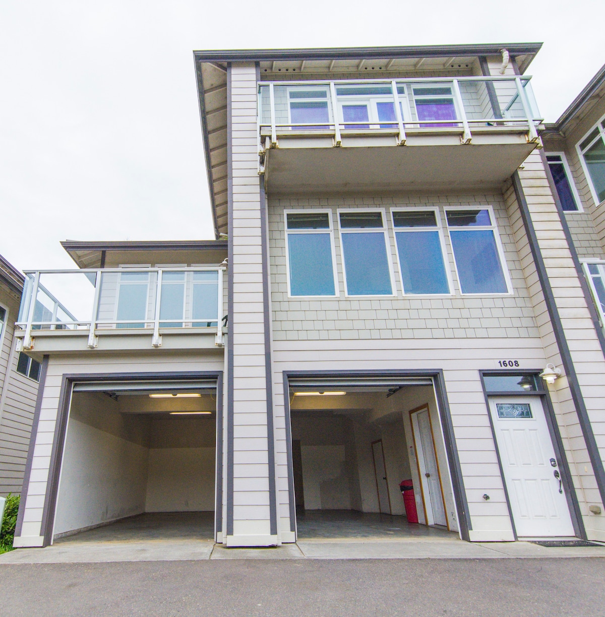 Pointe Condominium 3bd, 2bth Direct Dune Access!