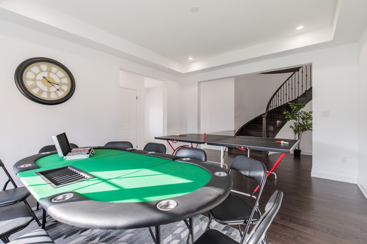 Luxury 5BR W/ Poker, Ping Pong