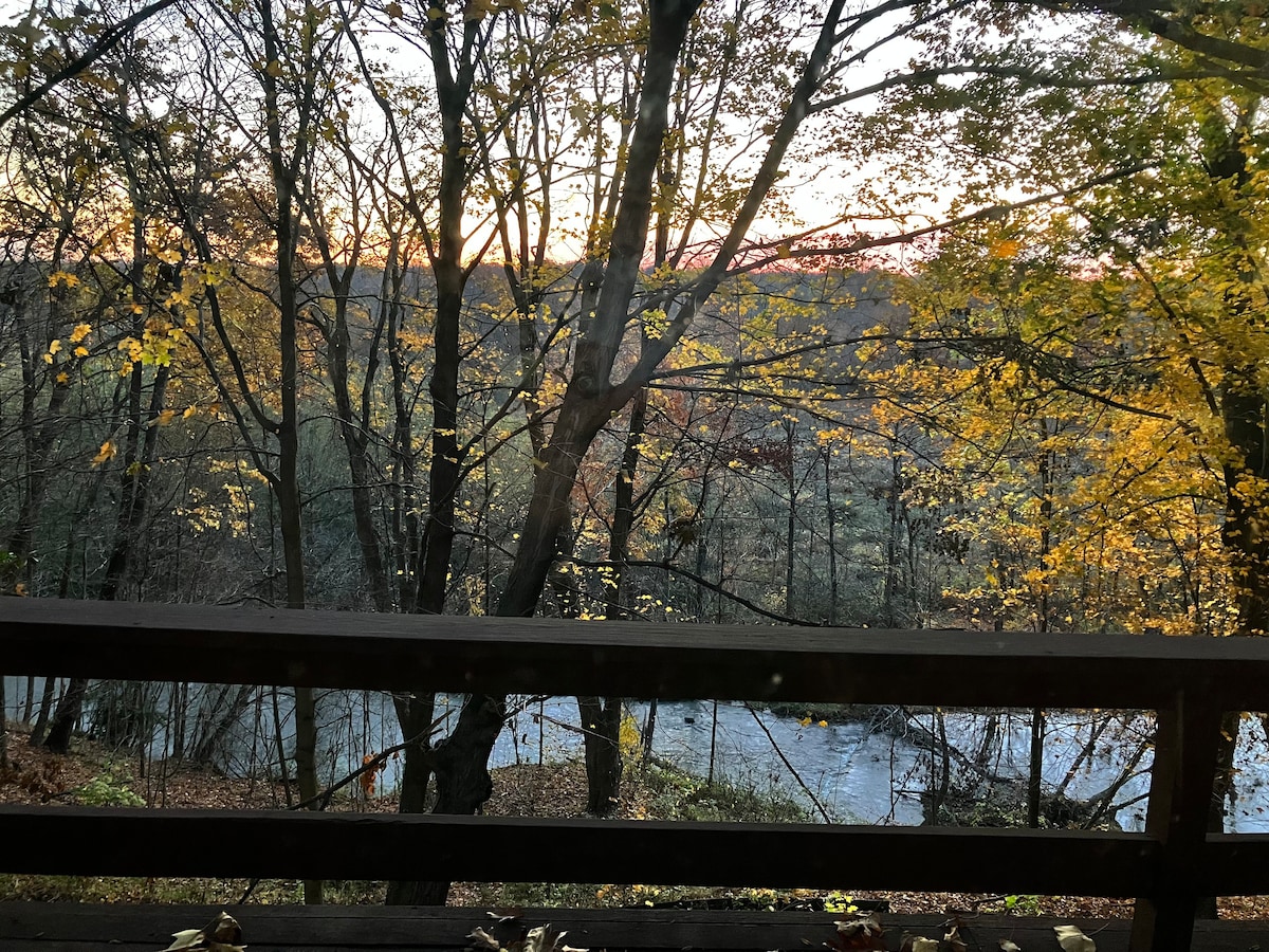 Creekside Cabin