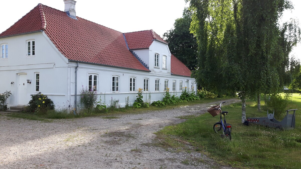 Privat lejlighed 1 sal. Idyllisk, charmerende hus