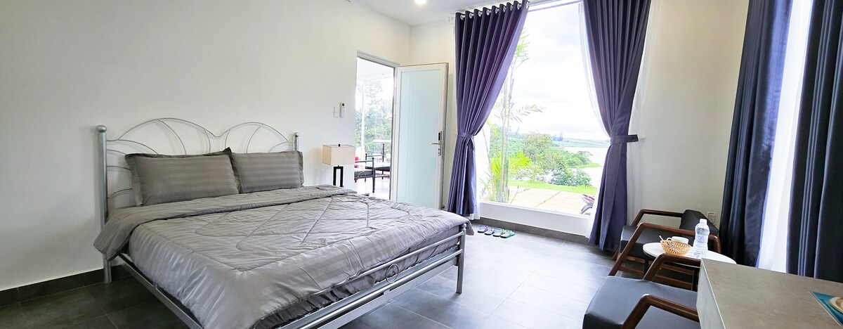 Deluxe Room with Lake View - Ho Gia Trang Villas