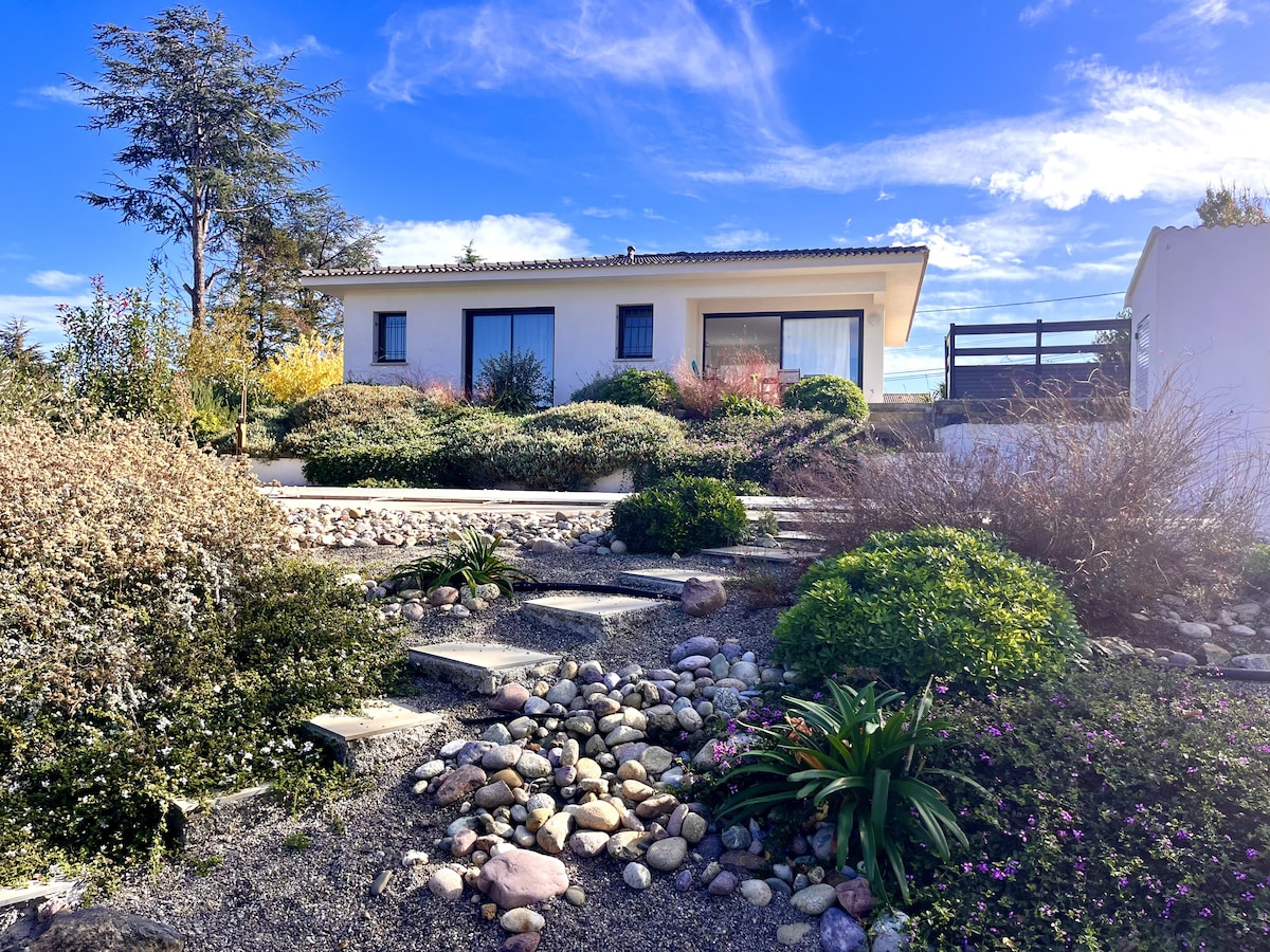 Maison Récente avec Piscine