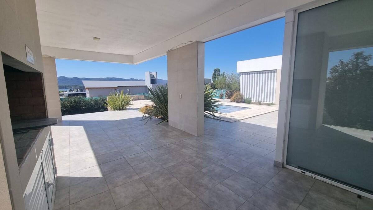 Comodidad y vista en un solo lugar: Casa familiar