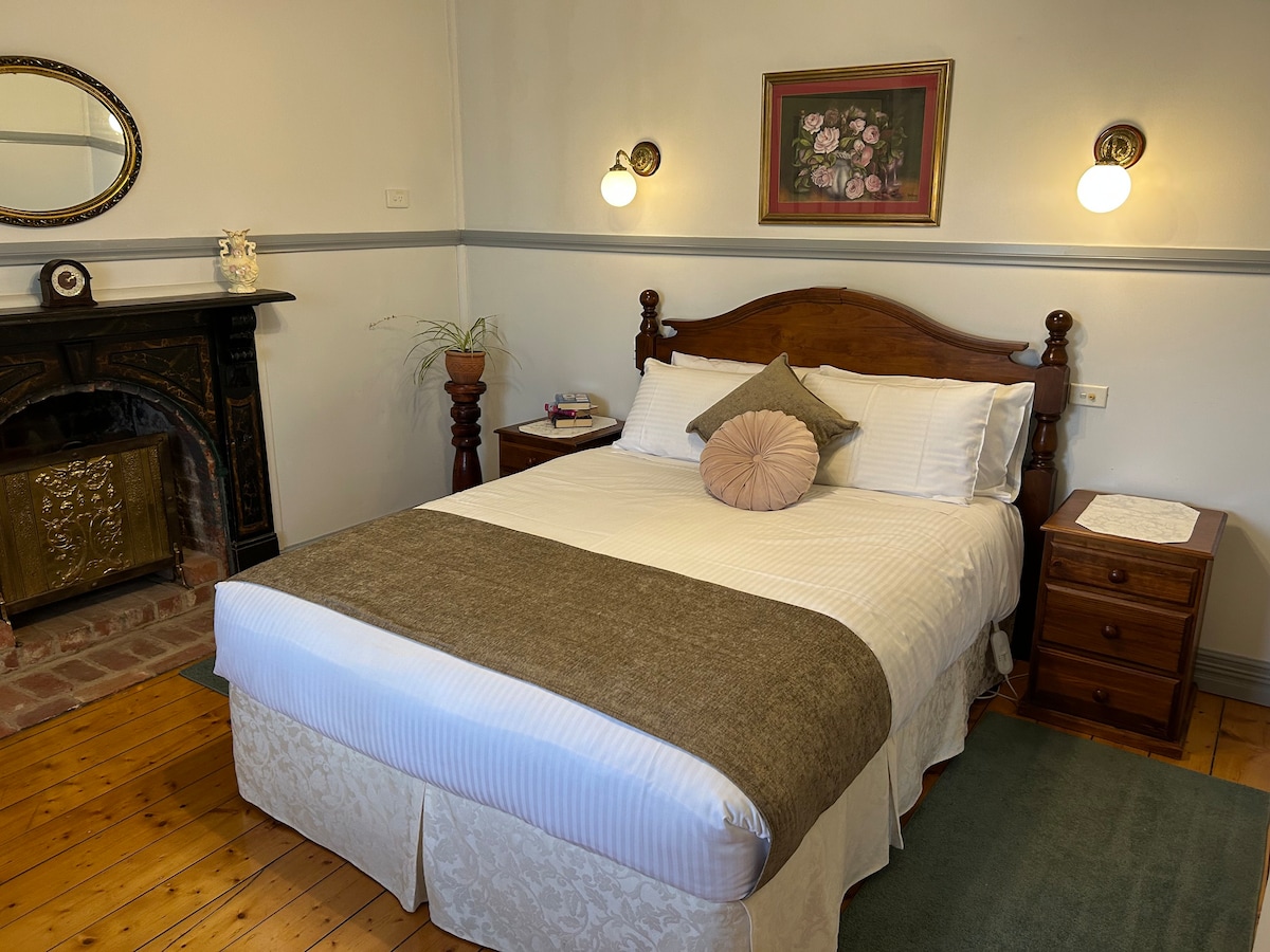 Foundry Cottages-Self Contained-Bed & Breakfast