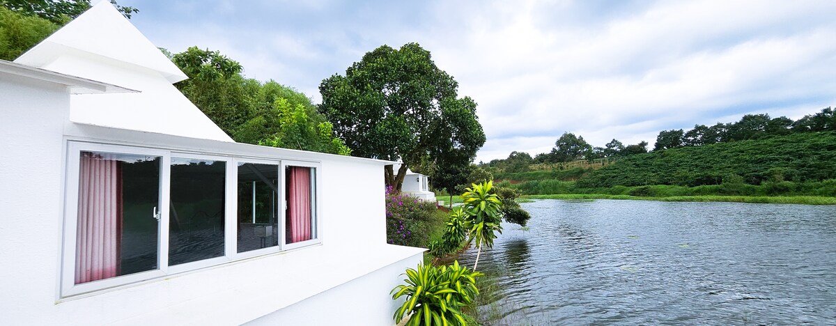 Bungalow Water Front - Ho Gia Trang Villas