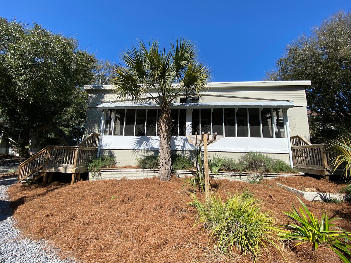 Two Sisters Folly, Unit A- Marshfront Duplex