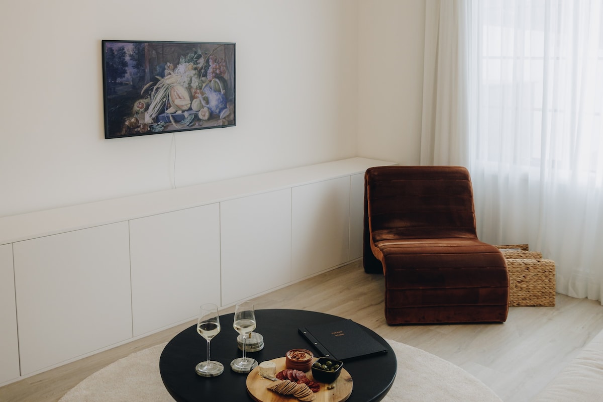 Twilight Studio: Luxury Apartment for two