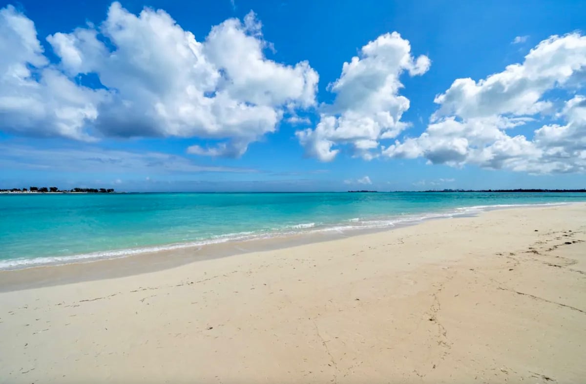 Vista Azul - Steps from beach, Dining & Baha Mar