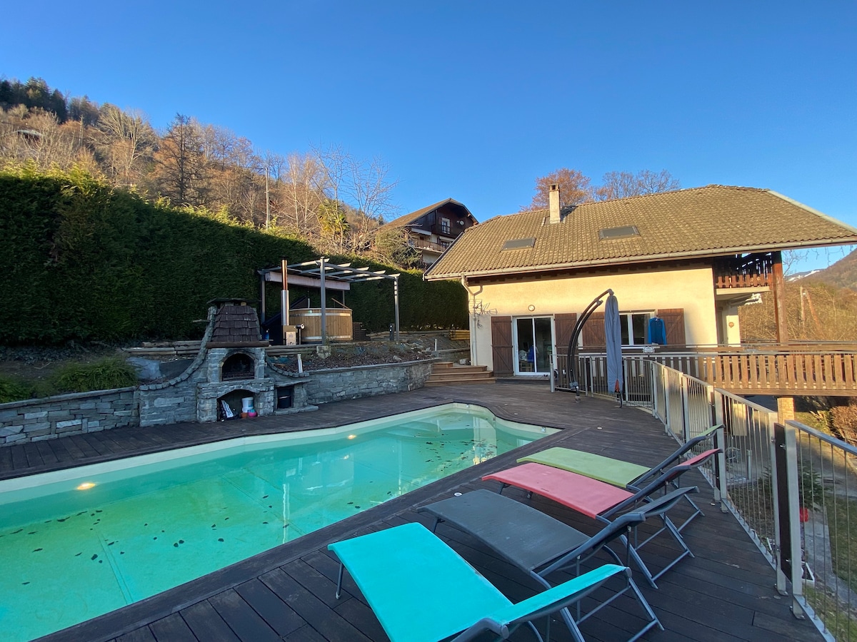 La villa Marthod 6 à 16 couchages, piscine et spa