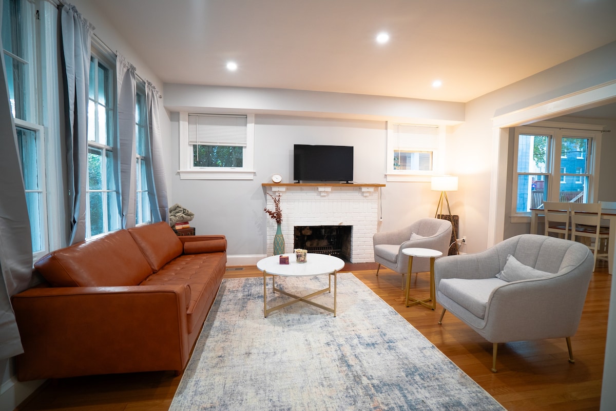 Newly Renovated in NW DC - Sleeps 16!