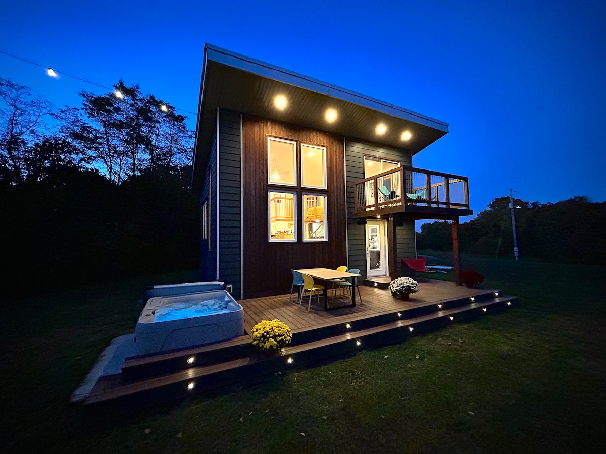 Modern Cabin at Trillium Ridge