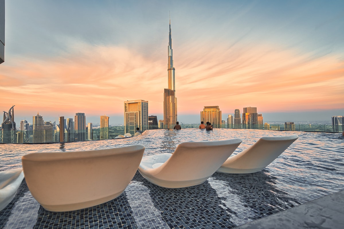 Magical Apt With Rooftop Pool & Burj Khalifa View!