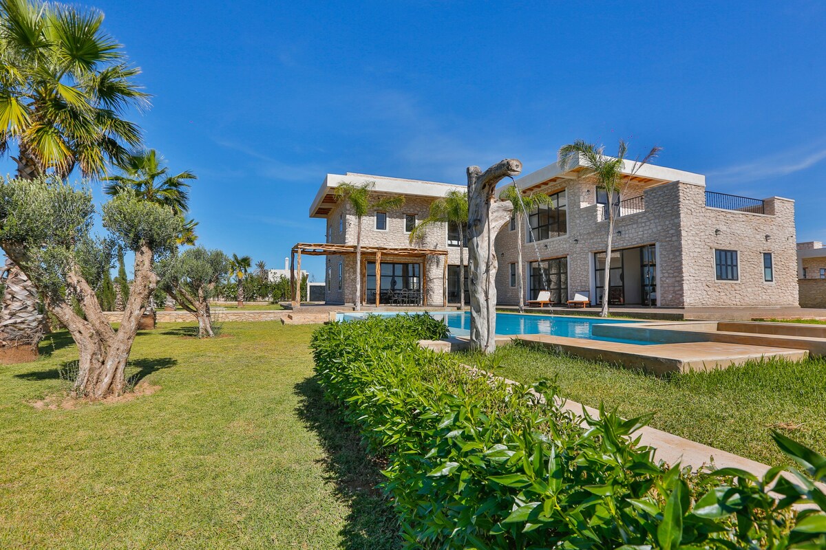 Villa avec Personnel et Piscine Chauffée