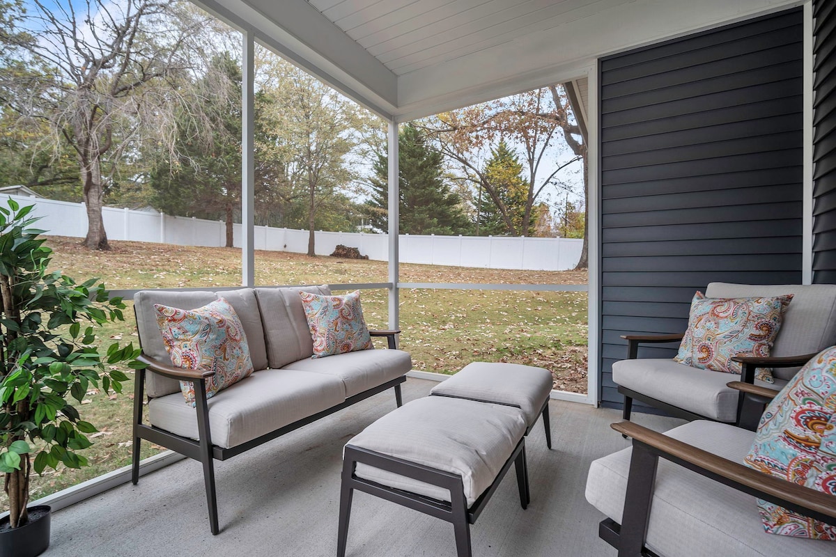 Luxury 4BR Home with Screened Porch & Fenced Yard