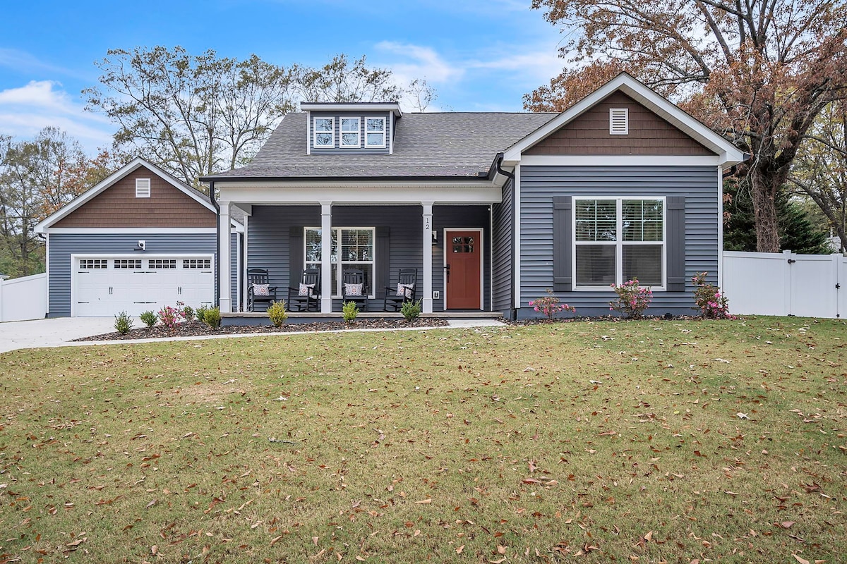 Luxury 4BR Home with Screened Porch & Fenced Yard