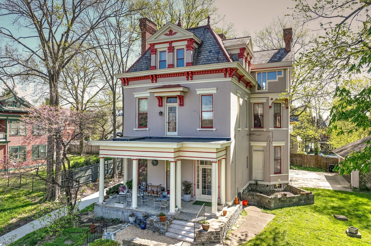 Victorian Haven near Downtown