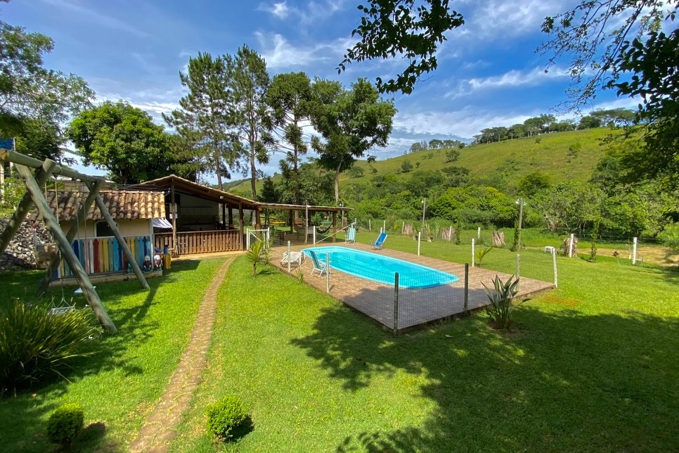 Sítio com Rancho e Piscina