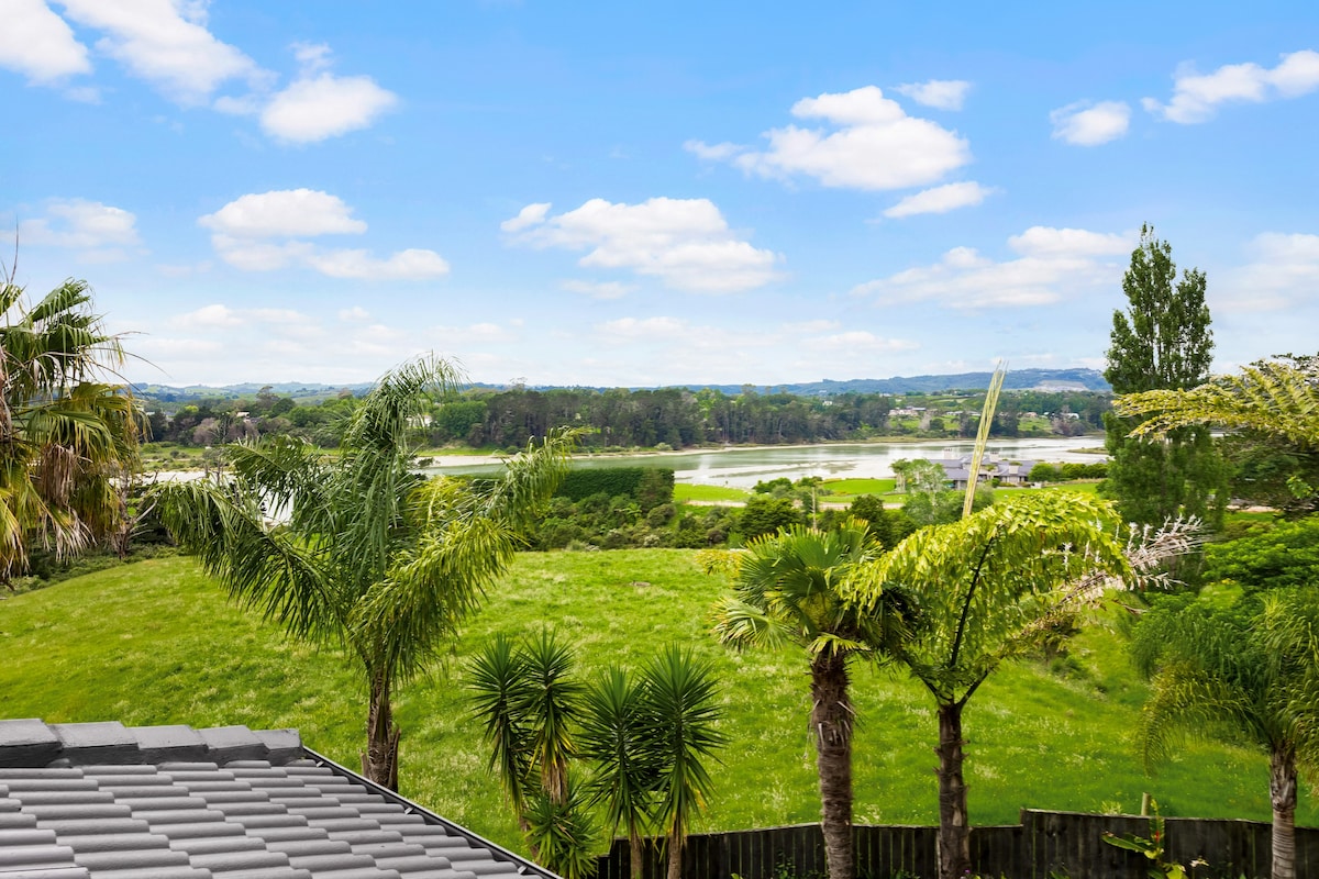 Countryside Zen Estate with sea views and pool