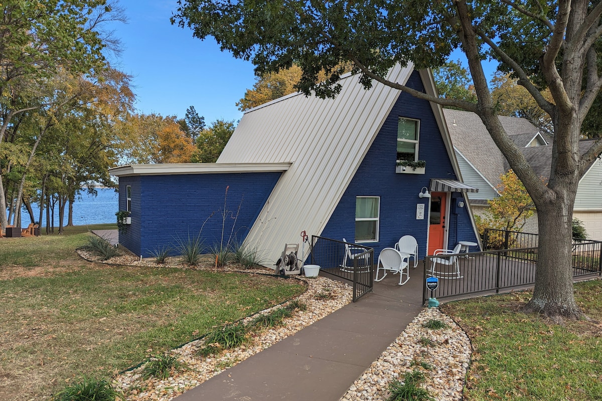 Lakefront! Waterfront! Camp Coffee on Lake Texoma!