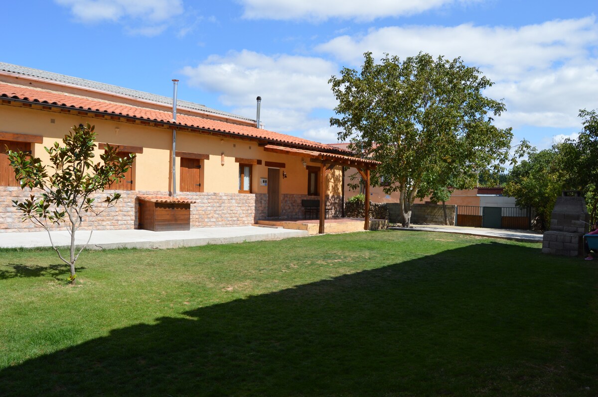 El Establo, Casa rural