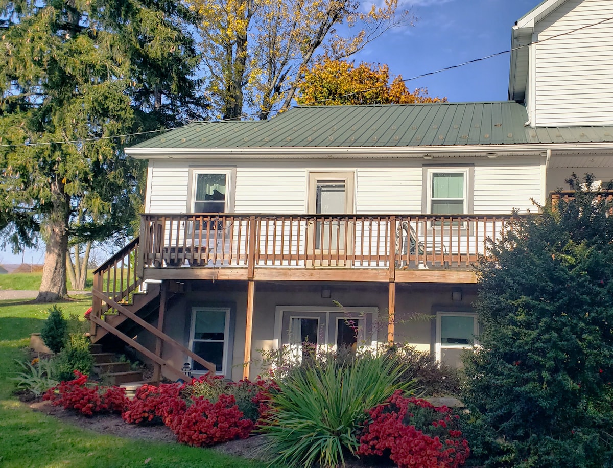 The Studio • A clean, charming countryside suite.