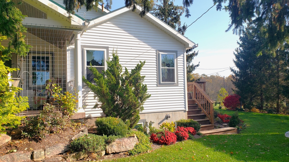 The Studio • A clean, charming countryside suite.