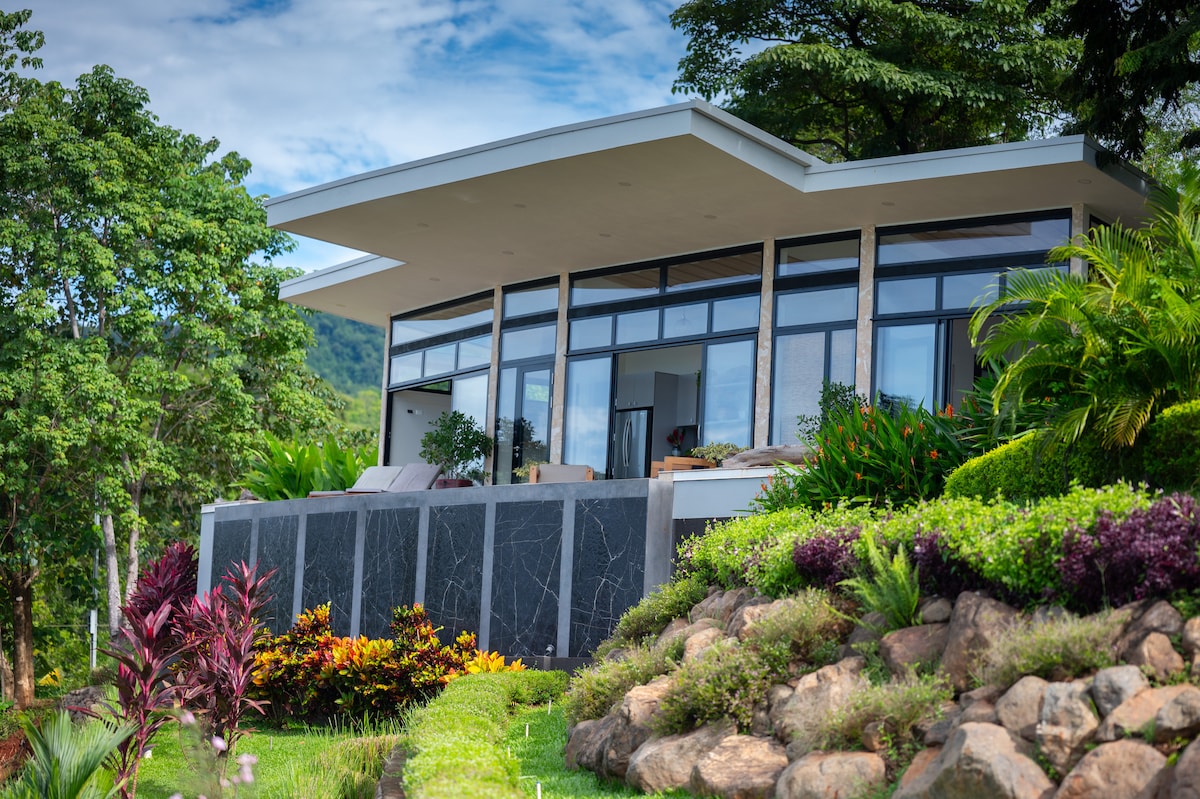 Luxury Ocean View Home With Private Infinity Pool