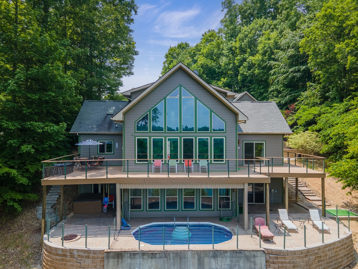 Lakeview home w/pool & hot tub