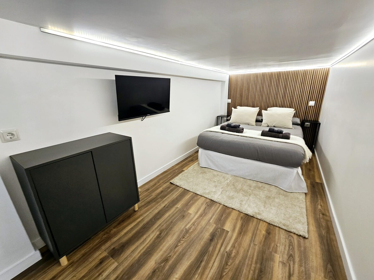 Madrid City Oasis: Chic Style, WiFi, AC, SmartTV A