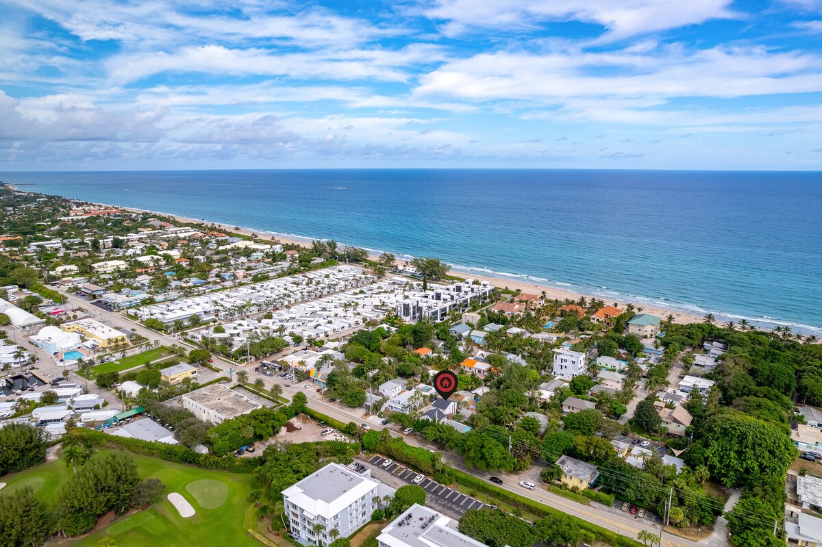 Mins to Beach! Recently remodeled! Putting Green!