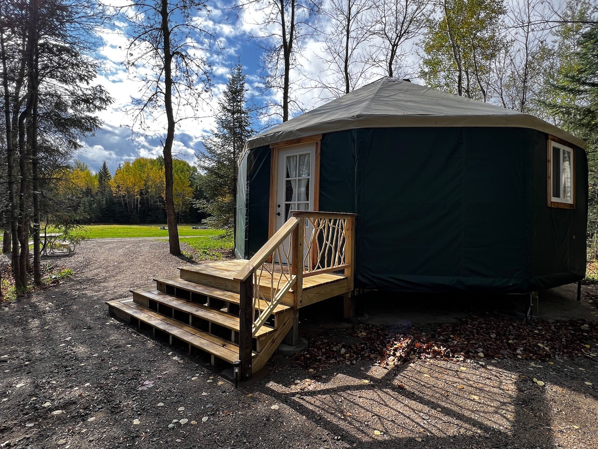 The Green Yurt at Cabin O' Pines